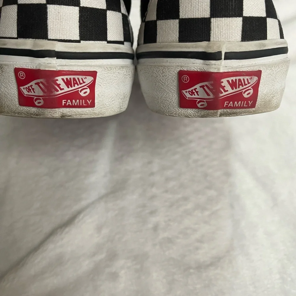 🆕Vans | RARE Heart Share Checkerboard Classic Slip On womens  Sneakers Size 5.5 - Picture 4 of 6